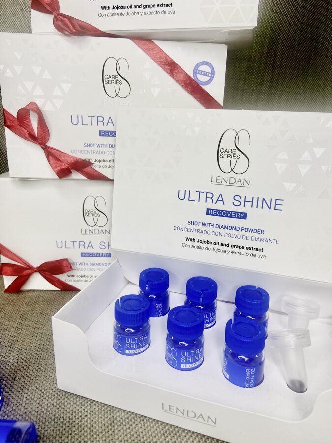 Procedūru komplekts. Serums matu apjomam un spīdumam ar dimanta putekļiem Image